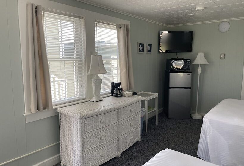 Moontide Motel Cabins & Apartments