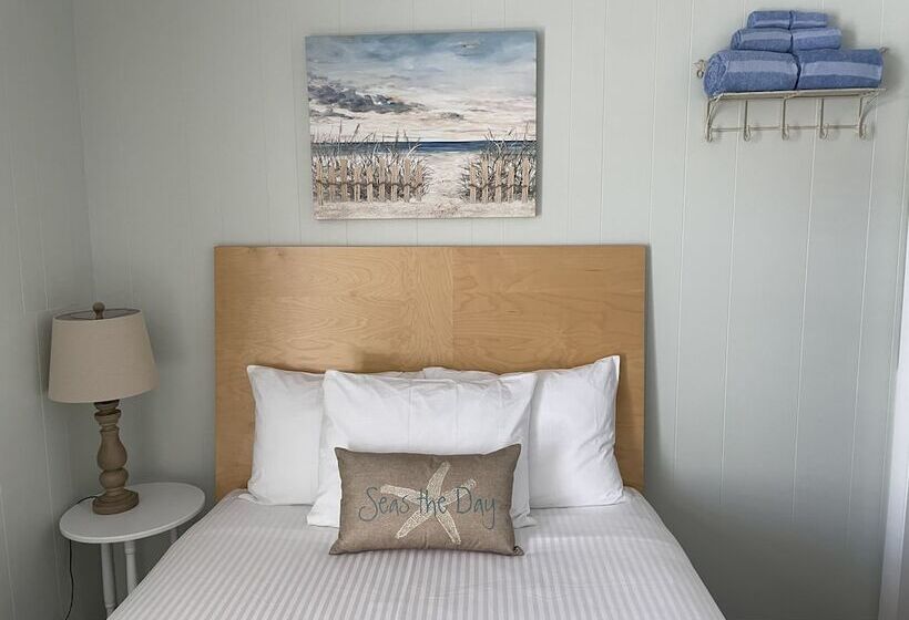 Moontide Motel Cabins & Apartments