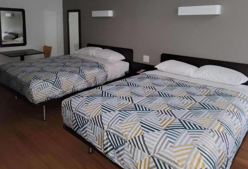 Отель Rodeway Inn & Suites Thousand Palms Rancho Mirage