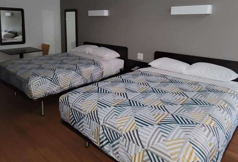 Отель Rodeway Inn & Suites Thousand Palms Rancho Mirage