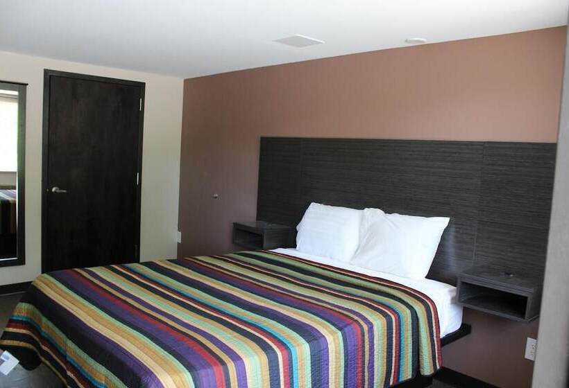 فندق على الطريق Castle Inn