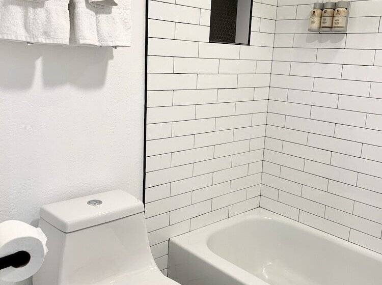 فندق على الطريق Sakura Inn