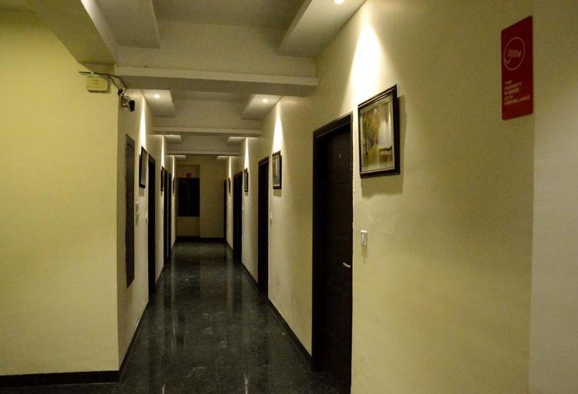 Oyo 4107 Hotel Aroma Inn