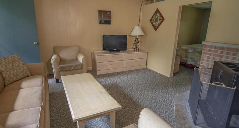 منتجع Ridges Inn & Suites