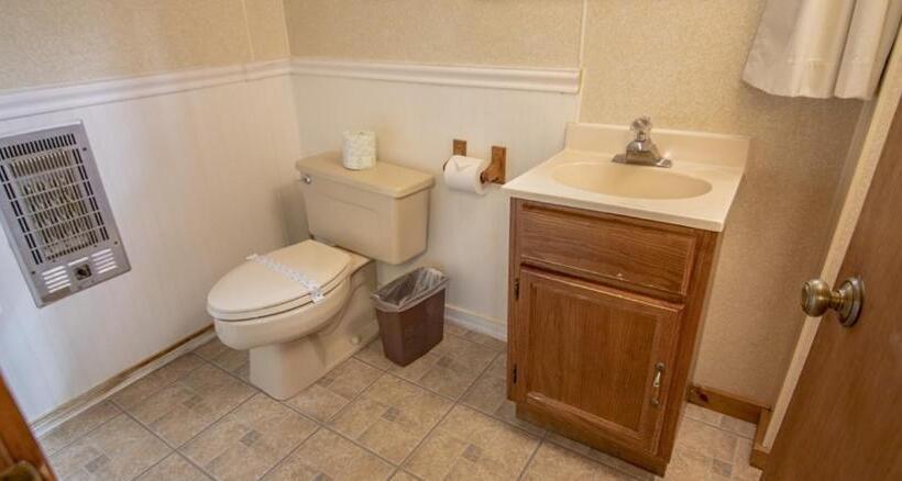 منتجع Ridges Inn & Suites