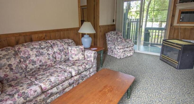 منتجع Ridges Inn & Suites