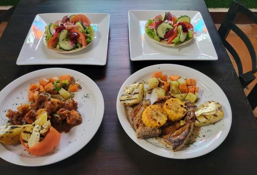 The Landing Hotel And Restaurant