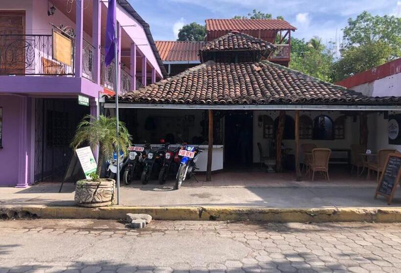 The Landing Hotel And Restaurant