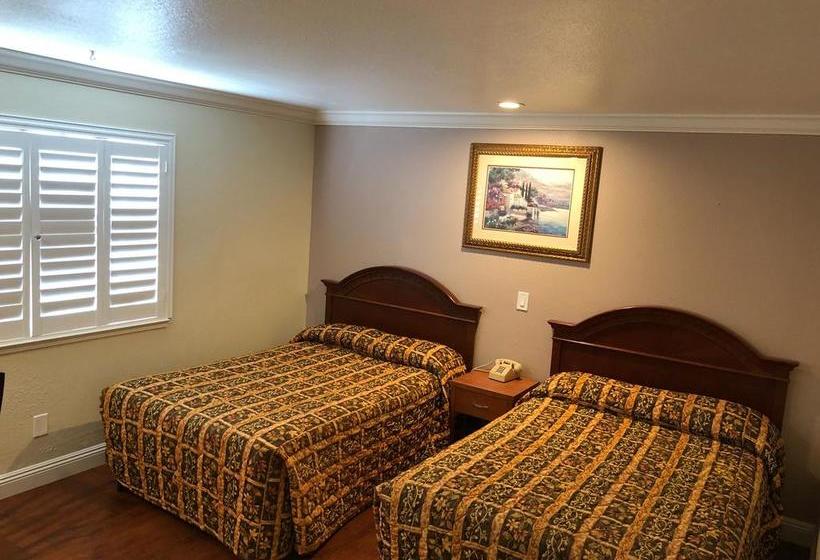 Thunderbird Motel