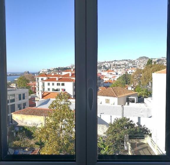 Travellers Pearl By Storytellers