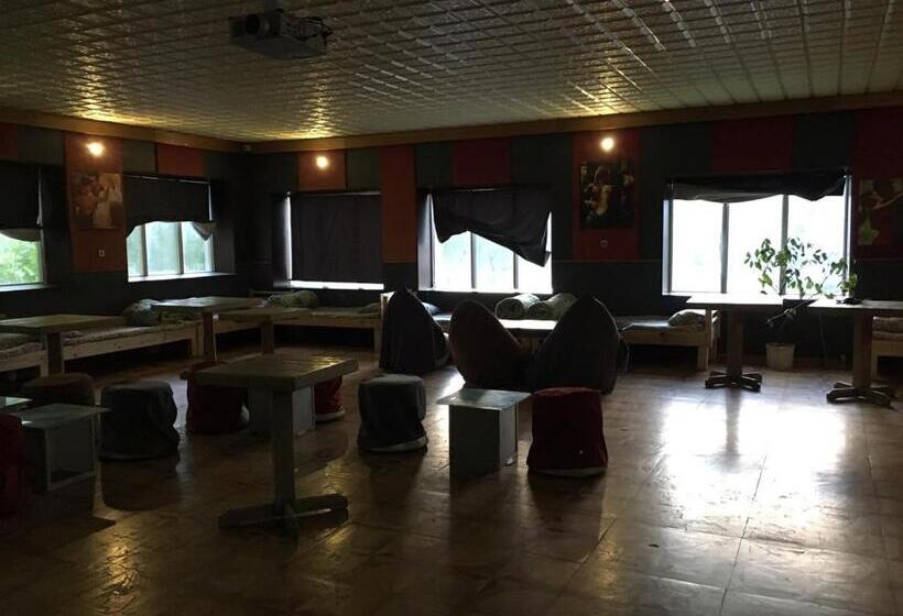 هاستل Baron Munchausen Guest House