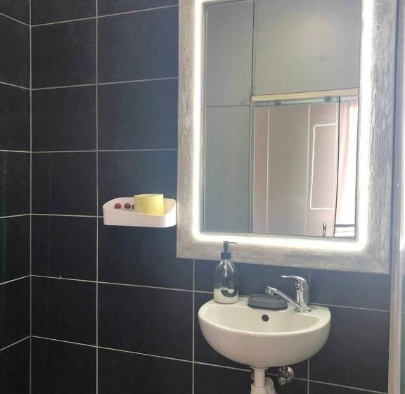 هاستل Baron Munchausen Guest House