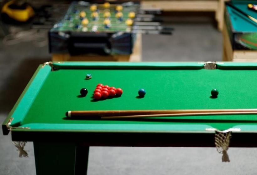 هاستل Baron Munchausen Guest House