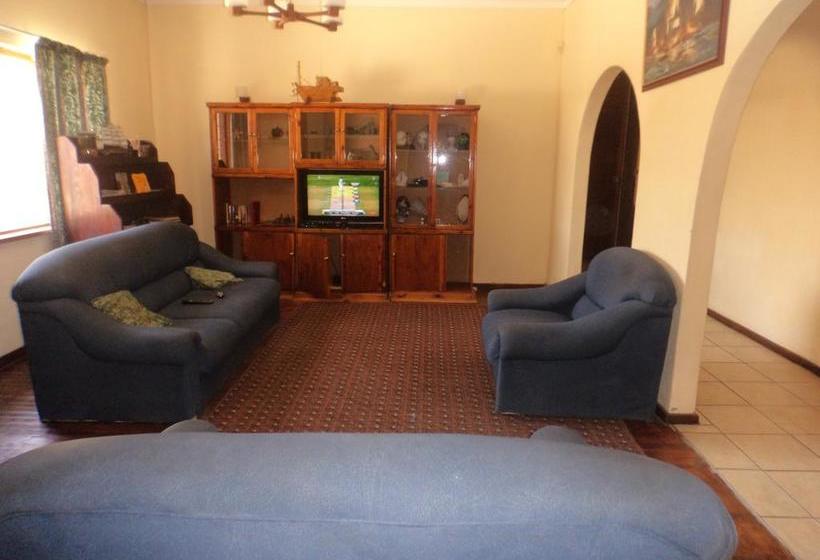 Hostel Skippers Backpackers Cc