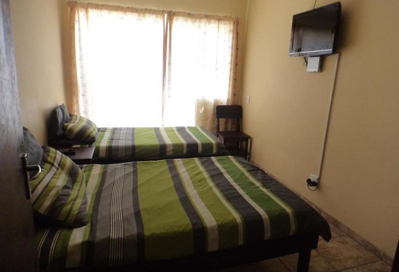 Hostel Skippers Backpackers Cc