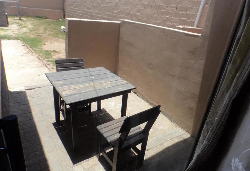 Hostel Skippers Backpackers Cc