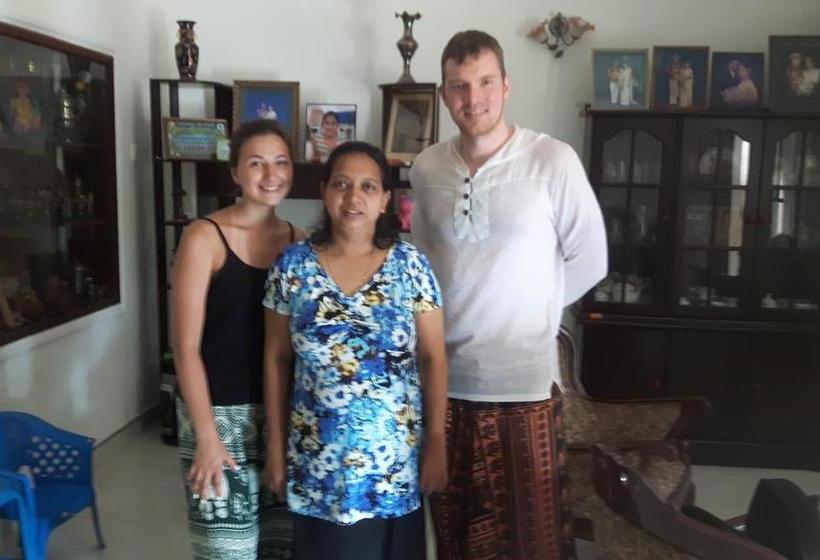 Aamiaismajoitus (B&B) Gamage Friendly Home