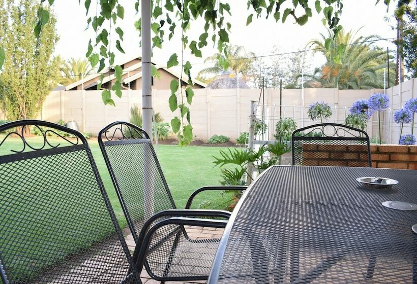 Bed and Breakfast Moye Guest House