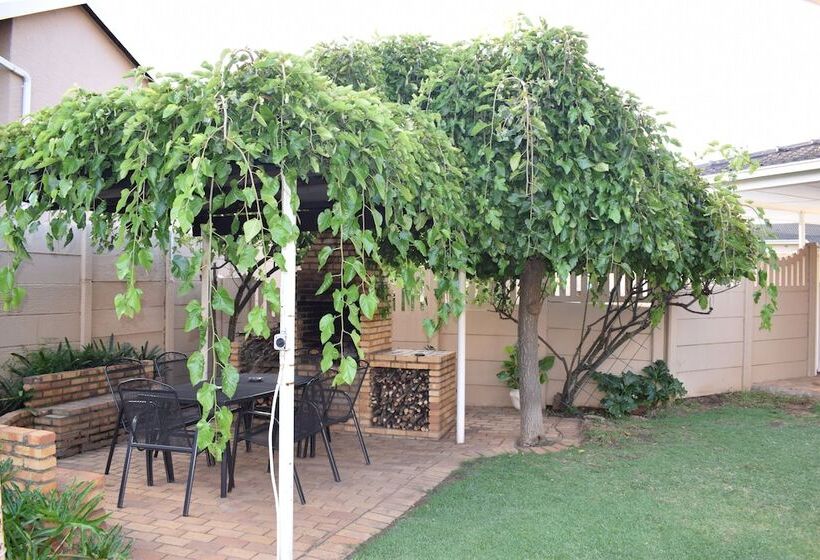 Bed and Breakfast Moye Guest House