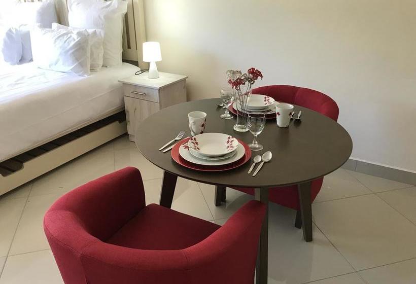 تختخواب و صبحانه Pine Cottages