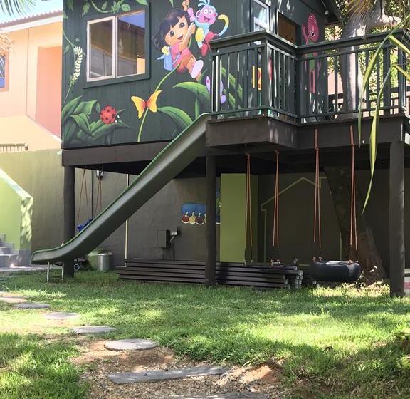 تختخواب و صبحانه Pine Cottages