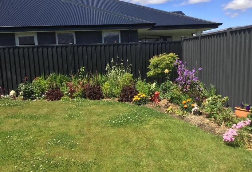 Bed and Breakfast Sabai Sabai 27