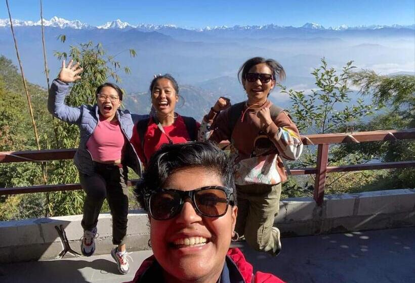 Everest Manla Resort