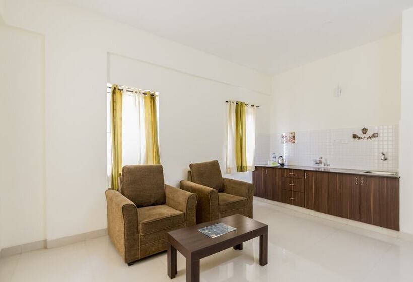 Fabhotel Iwe Studio Yelahanka