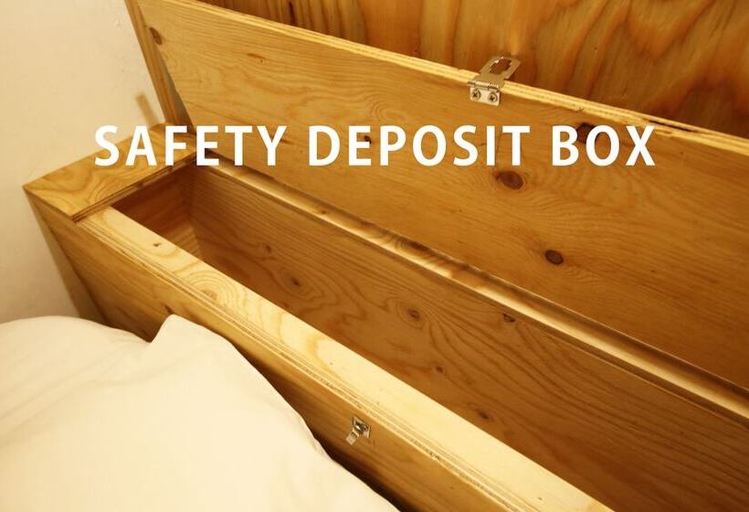 Hostel&gallerygisgood