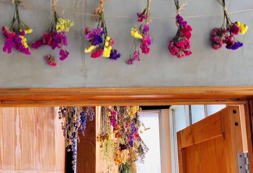 Hostel&gallerygisgood