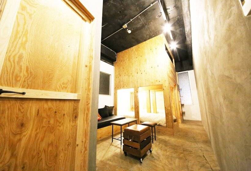 Hostel&gallerygisgood