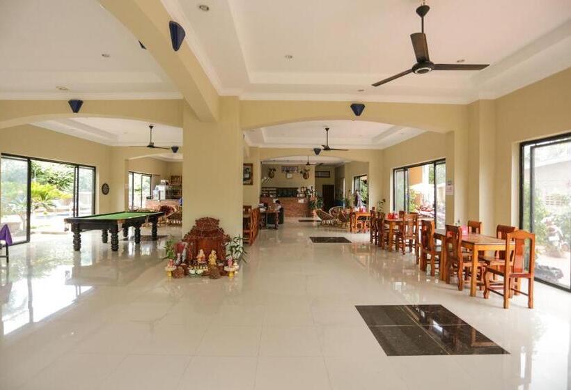 Отель Blue Diamond Hostel