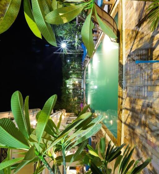 Отель Blue Diamond Hostel