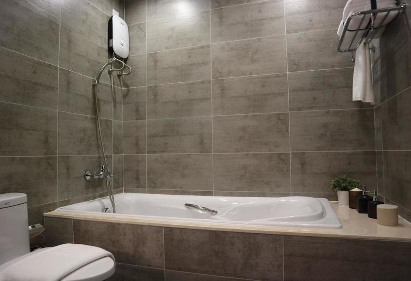 Отель Casa Meridian Residence