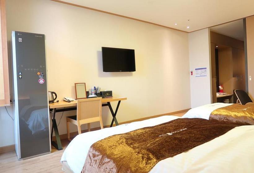 בית מלון כפרי Bolton