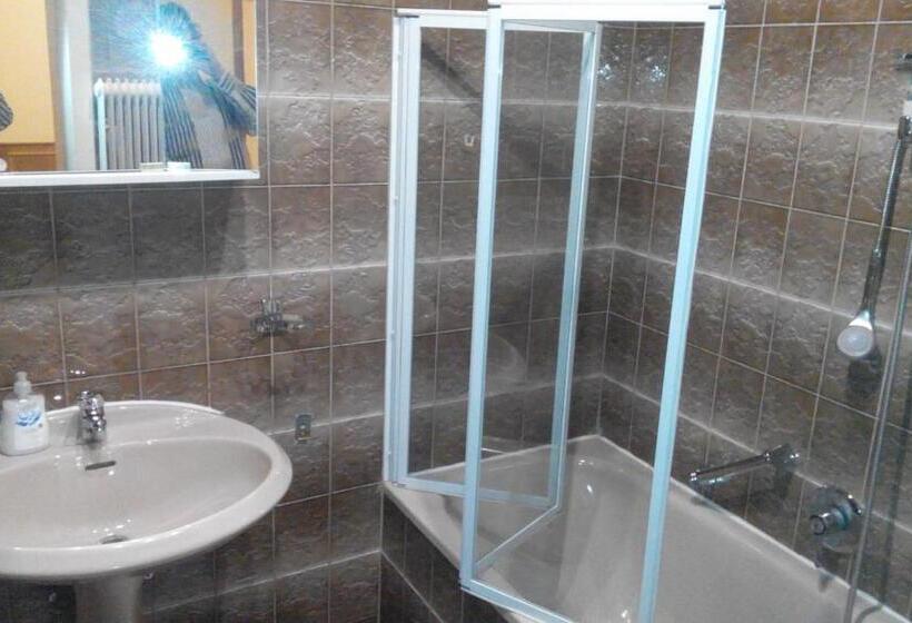 فندق Gasthof Zum Nibelungenbauer