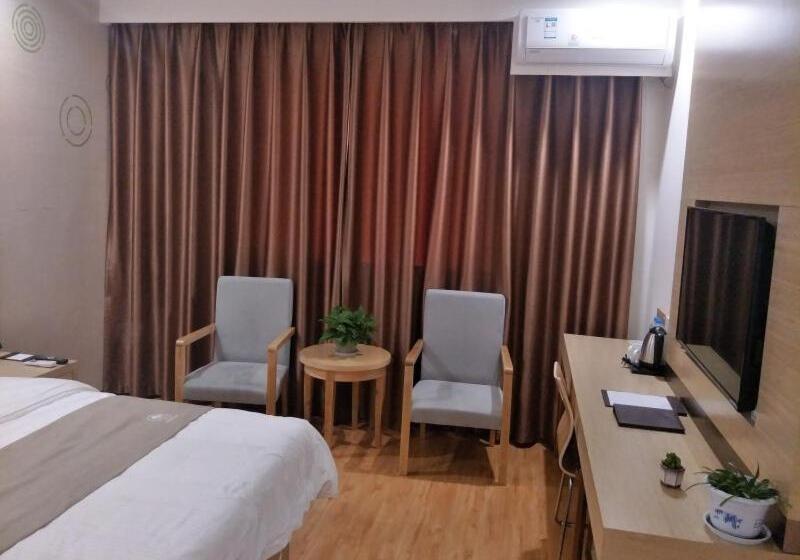 호텔 Greentree Inn Henan Shangqiu Liangyuan District Railway Station Express