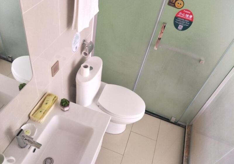 호텔 Greentree Inn Henan Shangqiu Liangyuan District Railway Station Express