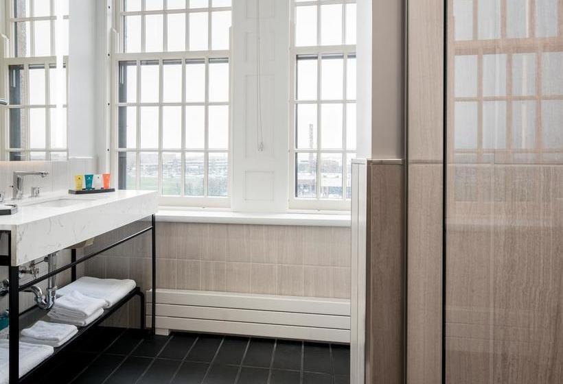 Отель The Richardson