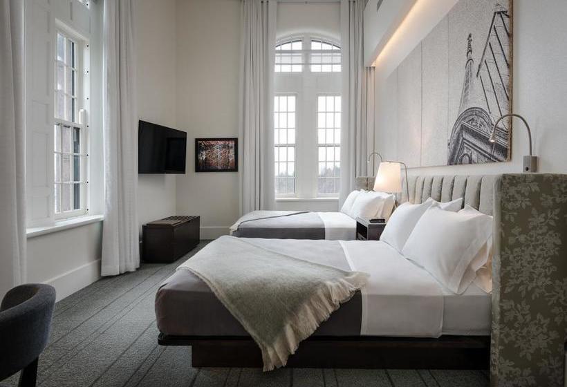 Отель The Richardson