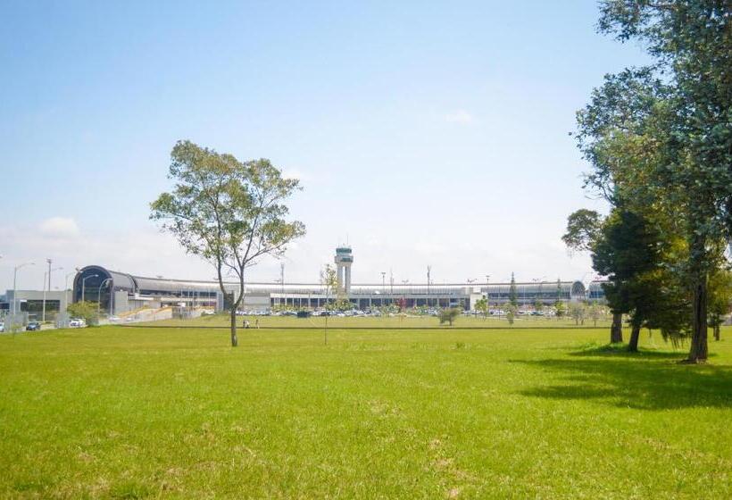 ホテル Llanogrande Airport