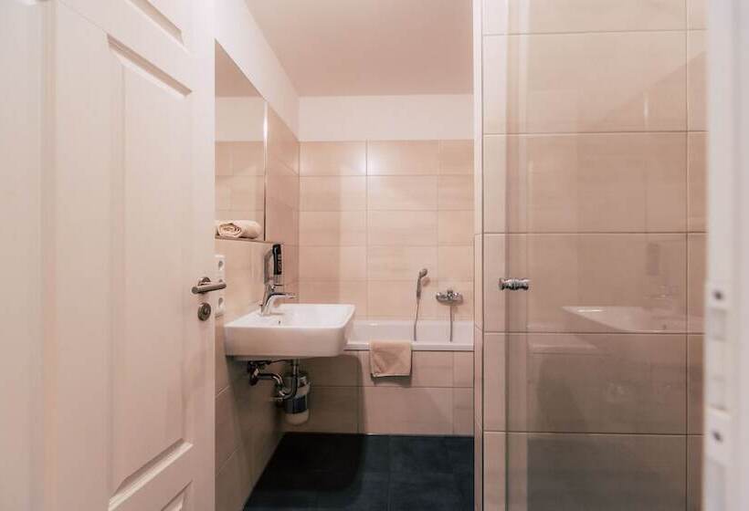 Отель Luga Homes Stadthaus