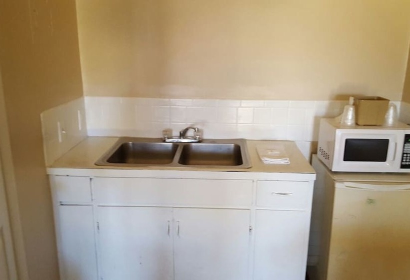 فندق Park N Stay Inn