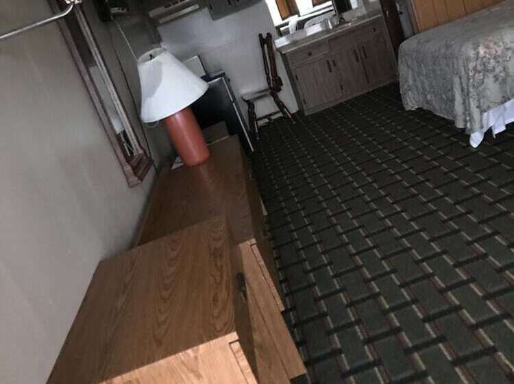 فندق Park N Stay Inn