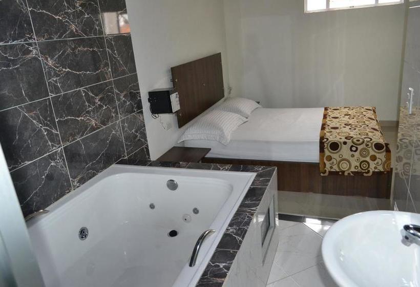 هتل Punto Dos Suites