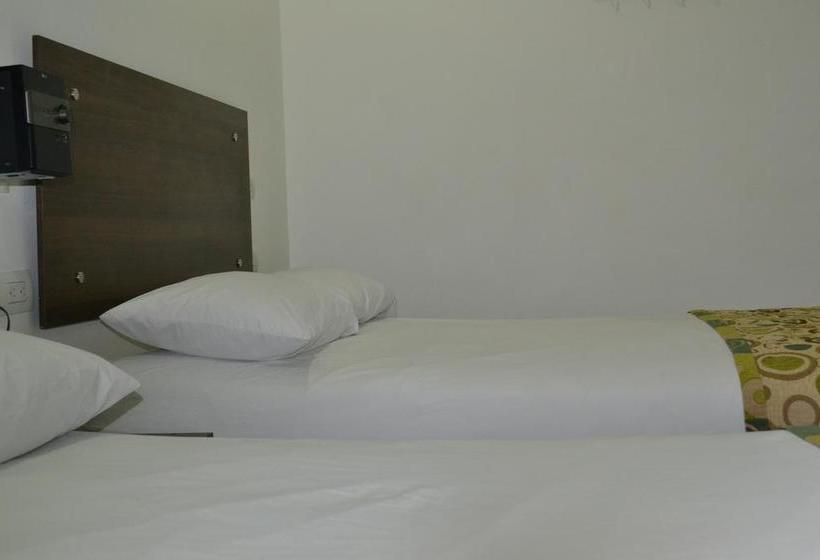 酒店 Punto Dos Suites