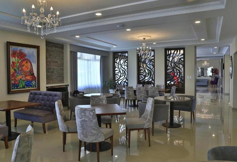 Quindeloma Art Hotel And Gallery