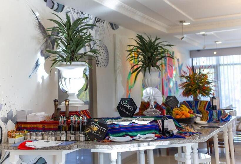 Quindeloma Art Hotel And Gallery