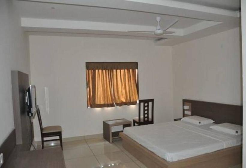 בית מלון כפרי Shivaprasad Grand