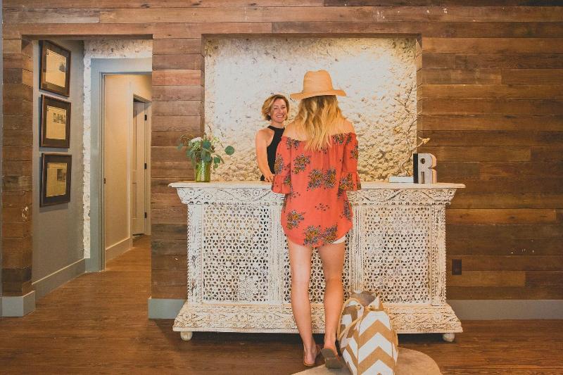 فندق The Roost Ocean Springs